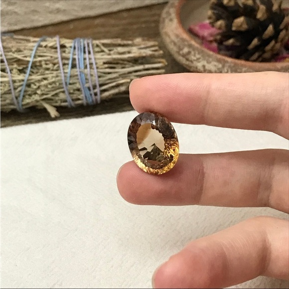 20.90 carat Natural Brown Topaz 19x15mm Oval Cut
Faceted Gemstone, Large stone - Picture 4 of 9